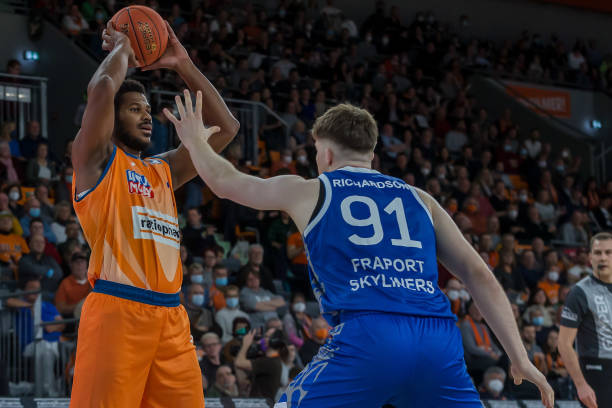 牌劲旅在面 牌劲旅在面