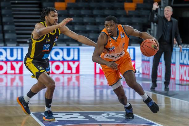 跟队记者 跟队记者